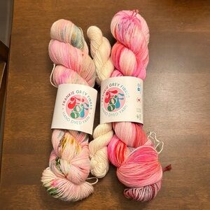 Frankie Grey Fibers Hand Dyed Yarn bundle 🇨🇦